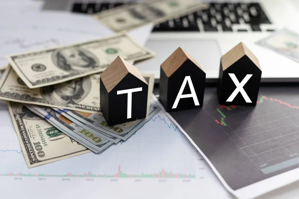 Tax Concept Taxe Sur Les Mots Les Pièces Empilées Sont — Photo