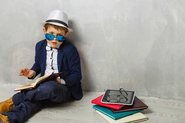 Niño Elegante Niña Con Gafas Éxito Brillante Idea — Foto de Stock
