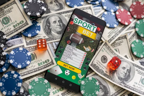 Online Poker Concept Smartphone Poker Chips Green Background Poker Online — Stock Photo, Image