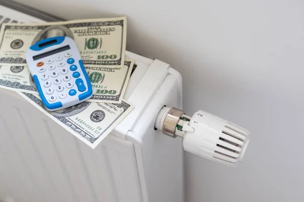 Calculadora Billetera Billetes Encuentran Radiador Del Sistema Calefacción Costo Del — Foto de Stock