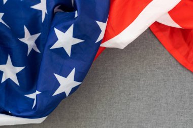 Kara tahtanın üzerinde yazı için yeri olan klasik Amerikan bayrağı. Yüksek kalite fotoğraf