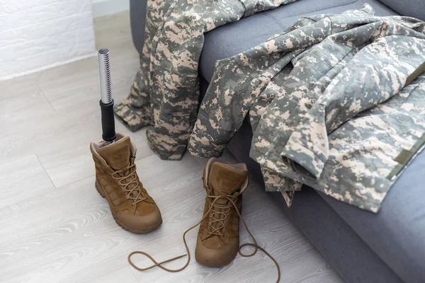 Στρατιώτης Μετά Τον Ακρωτηριασμό Των Ποδιών Αποκαθίσταται Και Ανακάμπτει Χάρη — Φωτογραφία Αρχείου