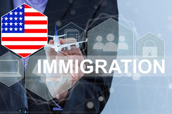 Begreppet Invandring Till Usa Med Virtuell Knapp Trycka — Stockfoto