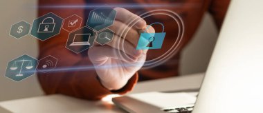 veri güvenliği ve şifreleme, kullanıcı kişisel verilerine güvenli erişim, güvenli internet erişimi, siber güvenlik. Sanal ekranda bir simgeye dokunan işadamı, siber güvenlik kavramı.