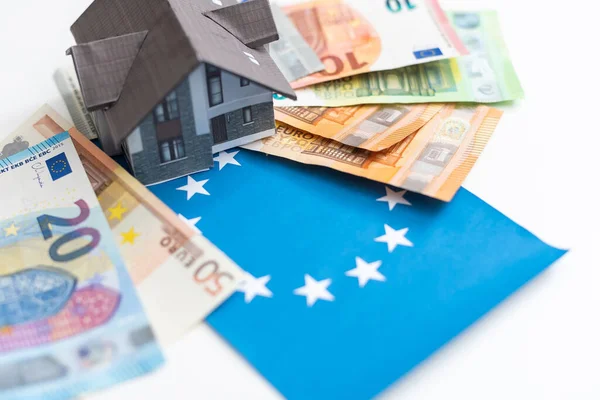 Modello Casa Sulle Banconote Euro Foto Alta Qualità — Foto Stock