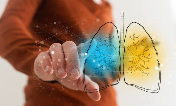 Zbliżenie Lekarza Prowadzącego Tabletkę Abstrakcyjnym Świecącym Interfejsem Płuca Zarysem Wirusa — Zdjęcie stockowe