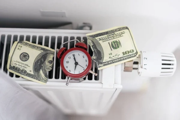 Verwarming Geld Verwarming Radiator Betaling Voor Diensten Energie Nutsvoorzieningenwet Hoge — Stockfoto