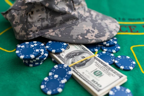 Poker Žetony Dolar Peníze Bankovky Zelenou Látku Kvalitní Fotografie — Stock fotografie
