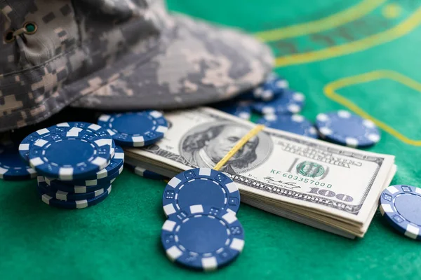 Poker Chips Banknotes Table Casino High Quality Photo — Stock Photo, Image