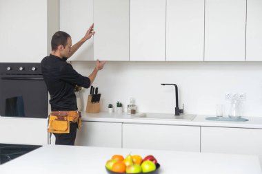 Mutfak dolap menteşe tamiri tulum tamirci