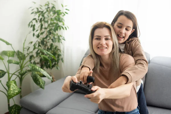 Famiglia Felice Insieme Madre Sua Figlia Ragazza Giocare Videogiochi Persone — Foto Stock