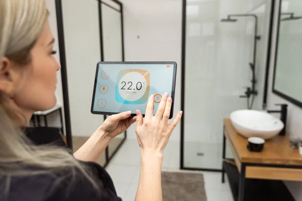 Iot Smart Home Concept Rear View Woman Ask Digital Tablet — Foto de Stock