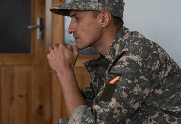 stock image Soldier: Man In Uniform Praying