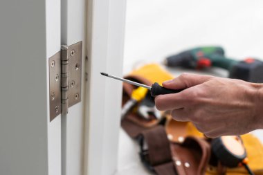 Kapı çerçevesi kurulumu. Yüksek kalite fotoğraf