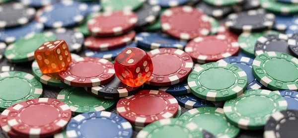 Casino Čipy Ohraničení Pozadí Zeleném Stole — Stock fotografie