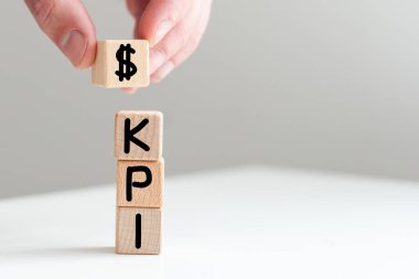 Küpler hakkında KPI kelimesi. Anahtar performans göstergesi. Yüksek kalite fotoğraf