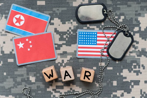 Drapeaux Américains Chinois Sur Fond Uniforme Militaire Pour Concept Guerre — Photo