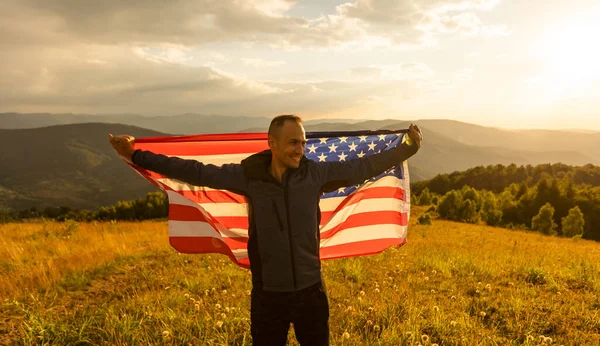 Young Man Proudly Waving American Flag Sunset — 스톡 사진