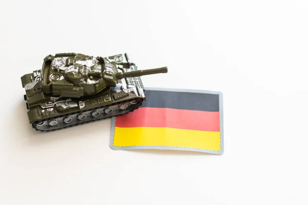 Panzer Und Raketenwerfer Auf Dem Hintergrund Der Deutschland Flagge Schwere — Stockfoto