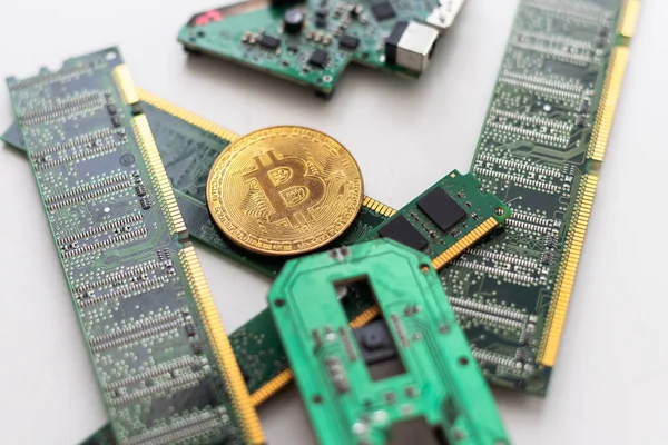 Bitcoin Crypto Munt Munt Een Circuit Bord Mijnbouw Concept Hoge — Stockfoto