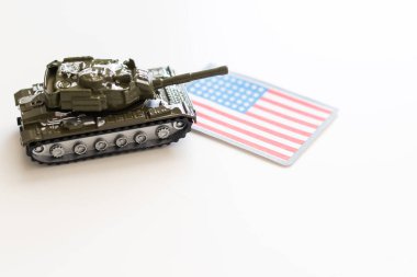 Hafif tank aparatı, Amerikan bayrağı arka planında şehir kamuflajı var. 3d Illustration. Yüksek kalite fotoğraf