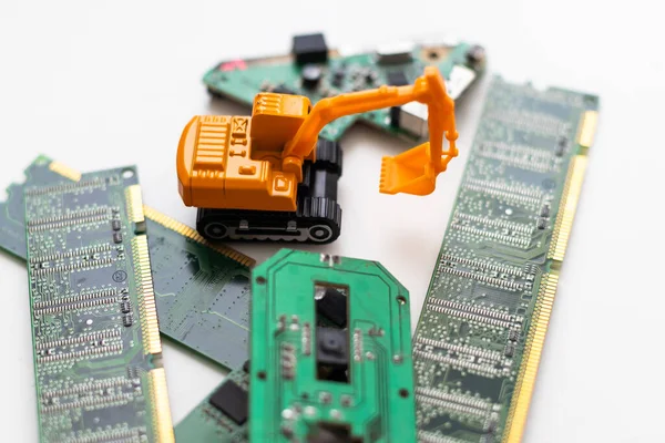 Miniatuur Arbeiders Repareren Harddisk Drive Hoge Kwaliteit Foto — Stockfoto