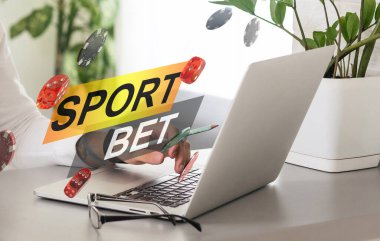 Bilgisayardaki online spor kumar uygulamasında bahis kazanmak. Yüksek kalite fotoğraf