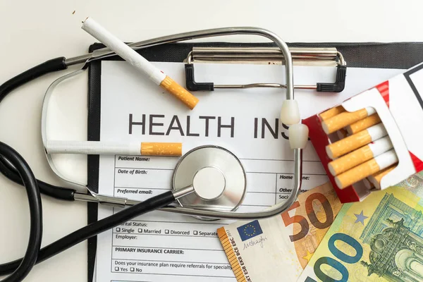 Stetoskop Och Miniräknare Symbol För Hälso Och Sjukvårdskostnader Eller Sjukförsäkring — Stockfoto