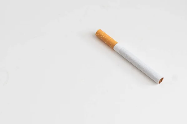 Primer Plano Cigarrillo Aislado Sobre Fondo Blanco Foto Alta Calidad —  Fotos de Stock