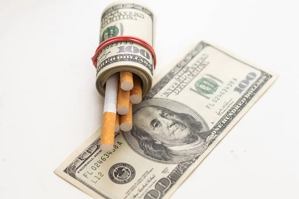 Pahalı Bir Alışkanlık Sigara Içilmez Konsepti Beyaz Arka Planda Sigara — Stok fotoğraf