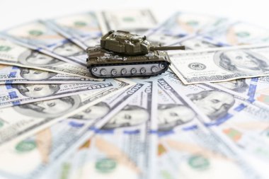 Dolar banknotları üzerine depo. Savaş maliyetleri, askeri harcamalar, ekonomik kriz. Yüksek kalite fotoğraf