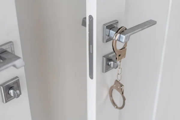 Handcuffs Hanging Door High Quality Photo — Stock Photo, Image