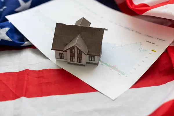 Immigration United States Miniature House American Flag Leave Permanent Residence — Stock Photo, Image