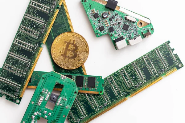Digitale Cryptogeld Goud Bitcoin Liegen Elektronische Computer Component Zakelijk Concept — Stockfoto