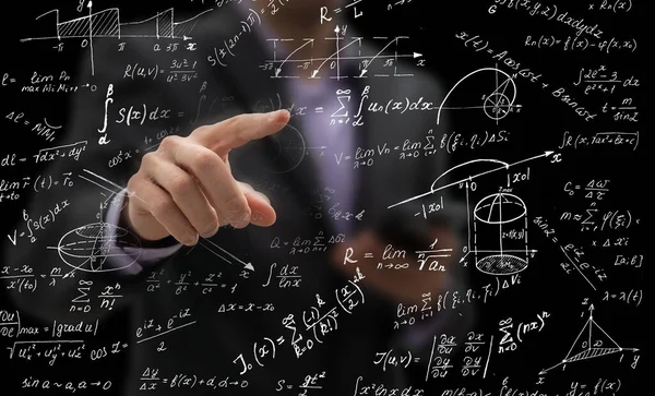 Retrato Lateral Belo Jovem Empresário Escrevendo Fórmulas Matemáticas Sobre Fundo — Fotografia de Stock