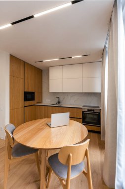 Lüks Apartmandaki Güzel Modern Mutfak.