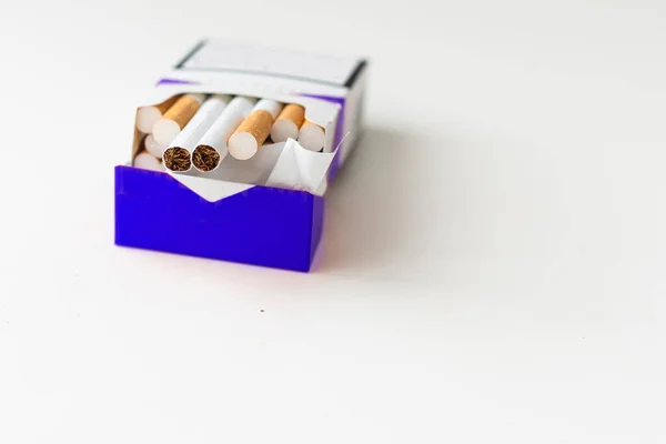 Egy Doboz Cigaretta Közeli Képe Elszigetelve Kiváló Minőségű Fénykép — Stock Fotó
