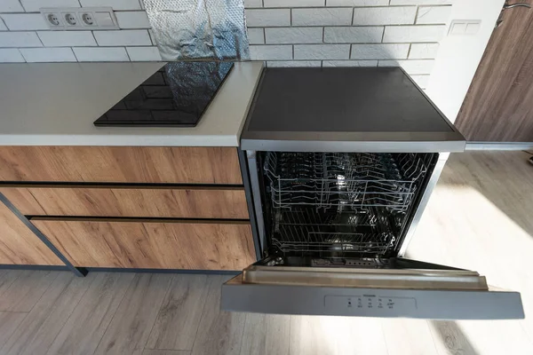 Посудомийна Машина Сучасній Кухні Ідеально Мити Посуд — стокове фото