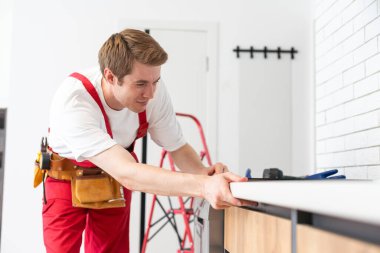 Genç Tamirci Mutfağa Kuruluyor