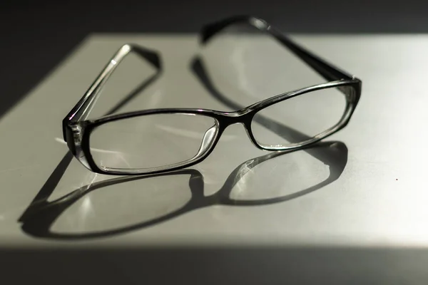 Zwarte Frameglazen Geïsoleerd Witte Achtergrond Myopia Kortzichtige Presbyopie Bril — Stockfoto