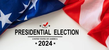 Politika ve oy verme kavramı. Amerikan bayrağının bir parçası, başkanlık seçimleri 2024 'te klasik bir arkaplan üzerine beyaz kağıt üzerine yazılmış. Yüksek kalite fotoğraf