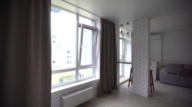 Modern oda, ev ofis iç. Kanepe, Masası, sandalye, küçük tablo ve diğer mobilya oda