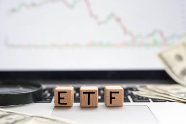 ETF veya Exchange Funded text on black block. Yüksek kalite fotoğraf