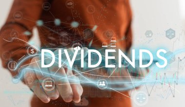 İş adamı sanal ekranı işaret ediyor ve kar paylarını seçiyor. İş konsepti. İnternet konsepti. Yüksek kalite fotoğraf