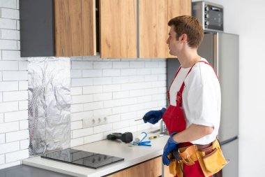 Mutfak dolap menteşe tamiri tulum tamirci.