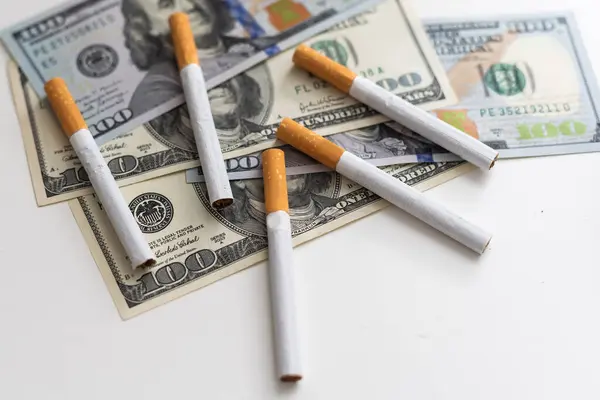 Smoking Money Cost Cigarettes Hundred Dollar Banknotes Background Illustration — Stock Photo, Image