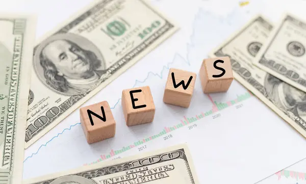 Wooden Letters Spelling News Money Background High Quality Photo — Stock Photo, Image