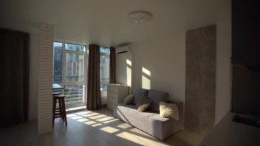 Modern oda, ev ofis iç. Kanepe, Masası, sandalye, küçük tablo ve diğer mobilya oda