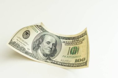 Dolar, beyaz arka planda banknotlar. Üst Manzara. Yeni faturalar. Yüksek kalite fotoğraf