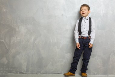 Küçük okul çocuğu. Okul konsepti. Okula Dönüş.